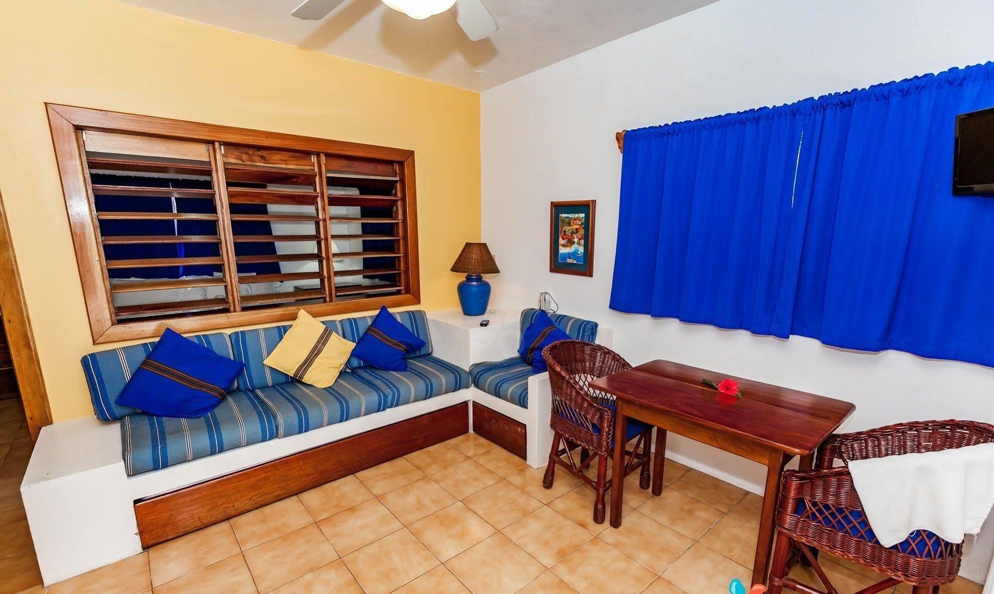 Caribbean Villas Hotel San Pedro  Extérieur photo